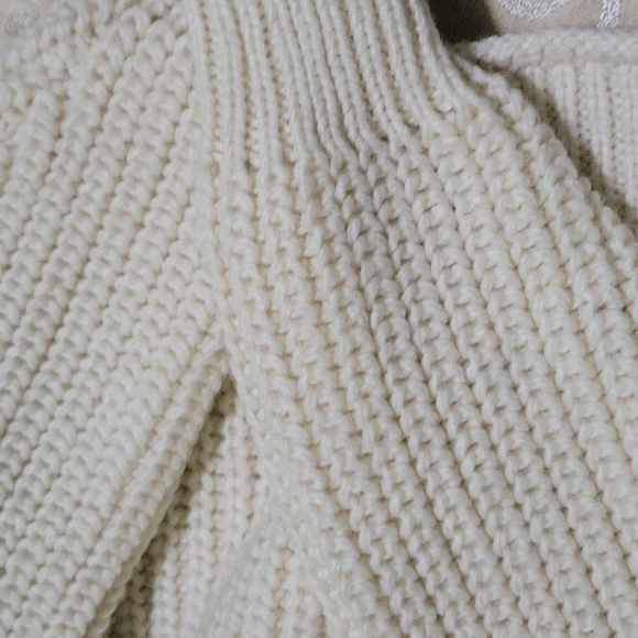 Cream sweater - Picture 4 of 5